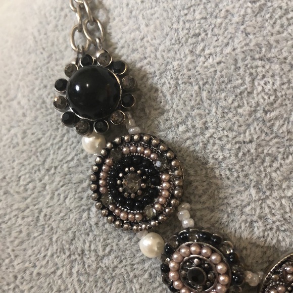 Statement necklace! - Picture 4 of 6